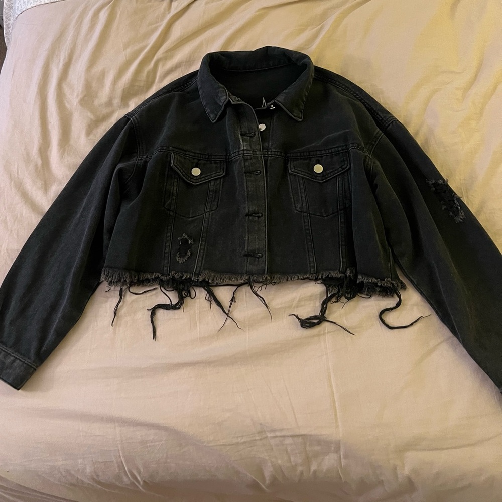 SHEIN Black Frayed Hem Jean Jacket